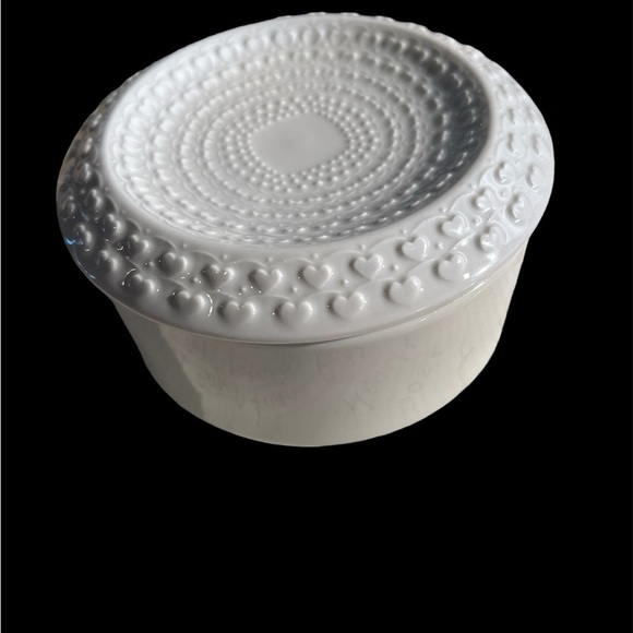 Bavaria Schumann Albert Germany white trinket box with hearts. - Picture 3 of 3